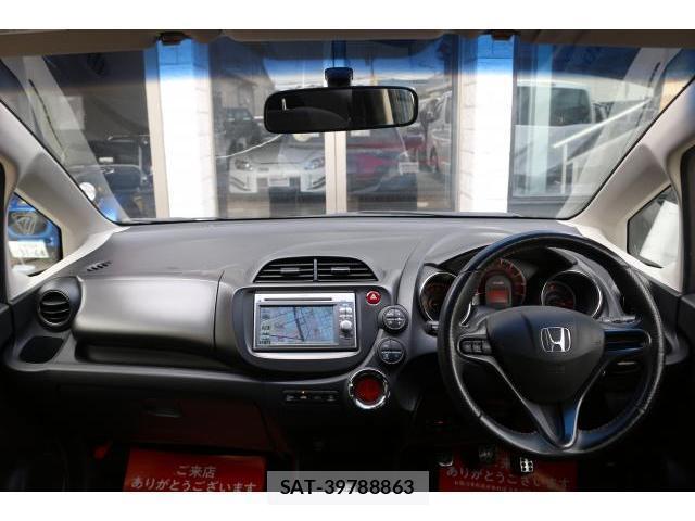 Honda FIT 2012-04 8218771-16