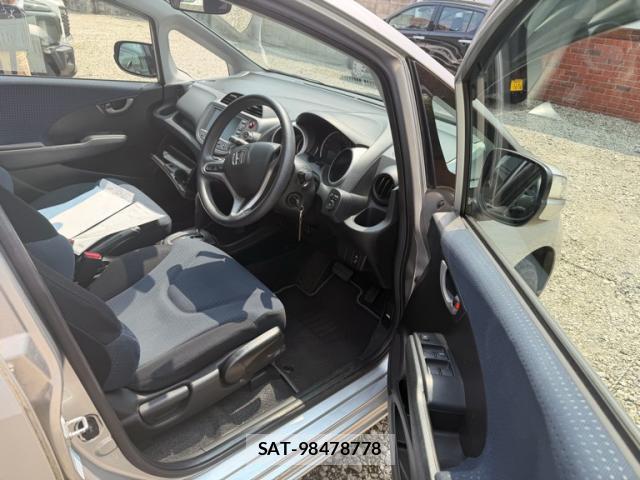 Honda FIT 2010-01 8219621-11