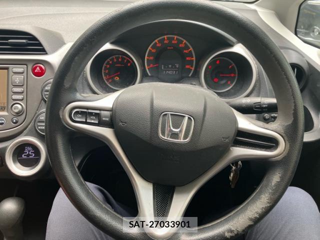 Honda FIT 2007-12 8219818-5