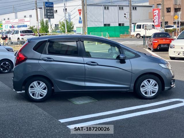 Honda FIT 2017-11 8221236-3