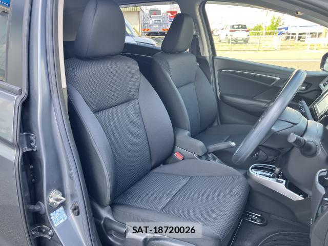 Honda FIT 2017-11 8221236-5