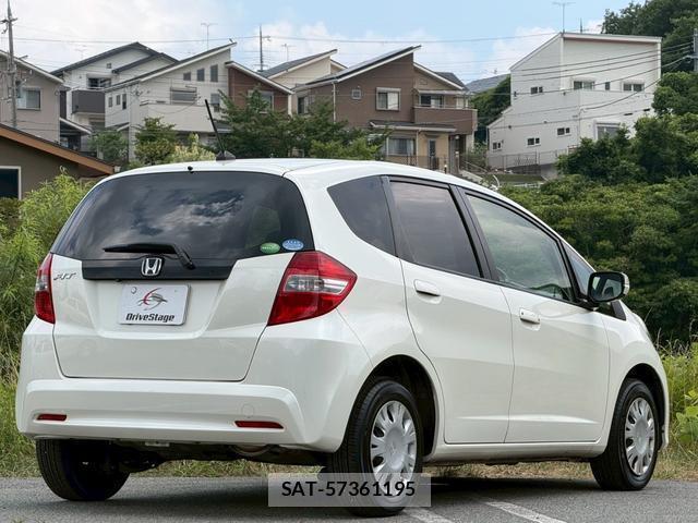 Honda FIT 2013-06 8223384-1