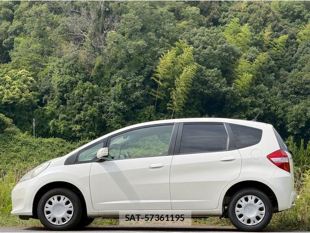 Honda FIT 2013-06 8223384-13