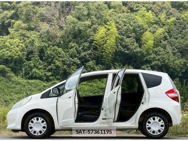 Honda FIT 2013-06 8223384-14