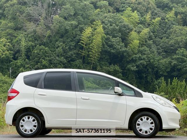 Honda FIT 2013-06 8223384-15