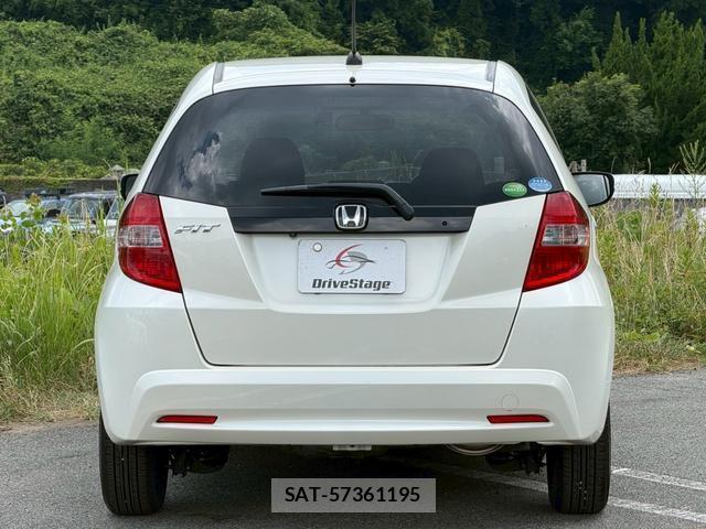 Honda FIT 2013-06 8223384-19