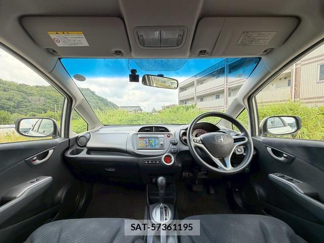 Honda FIT 2013-06 8223384-2