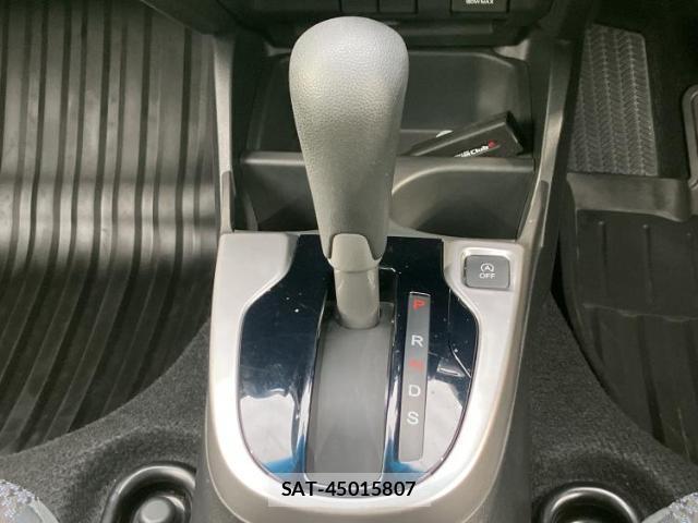 Honda FIT 2017-12 8223444-16