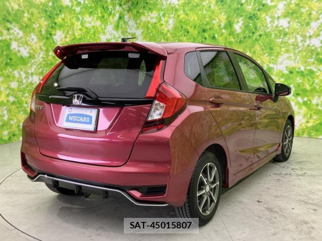 Honda FIT 2017-12 8223444-2