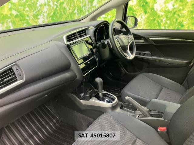Honda FIT 2017-12 8223444-5