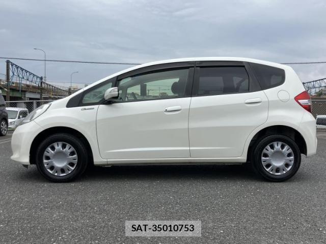 Honda FIT 2012-03 8225216-1