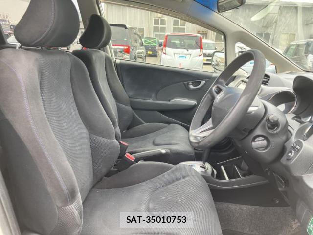 Honda FIT 2012-03 8225216-3