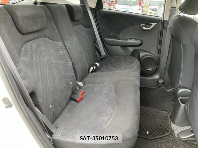 Honda FIT 2012-03 8225216-4