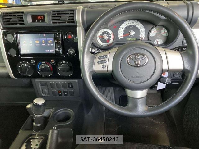 Toyota FJ CRUISER 2014-09 8218991-2