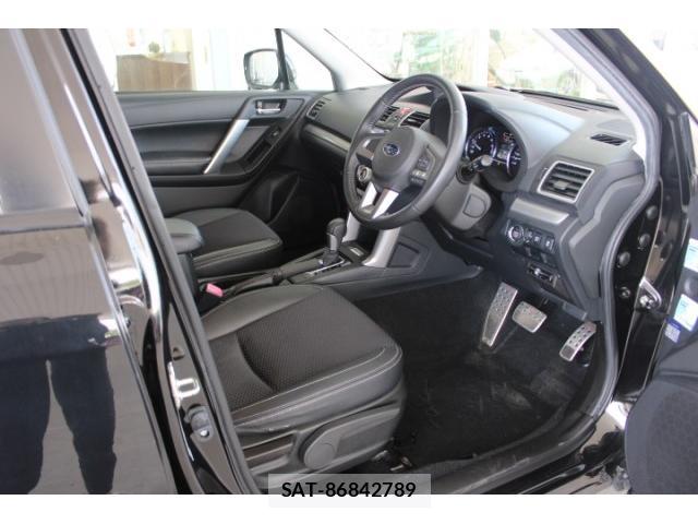 Subaru FORESTER 2018-01 8222295-17
