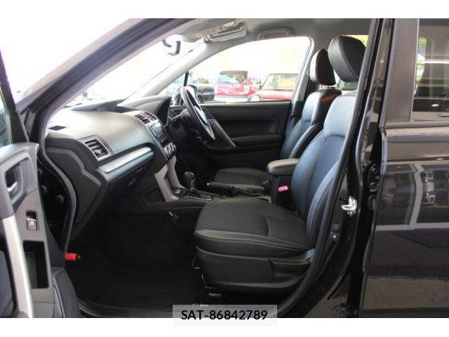 Subaru FORESTER 2018-01 8222295-19