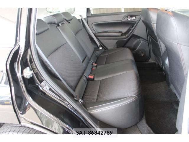 Subaru FORESTER 2018-01 8222295-5