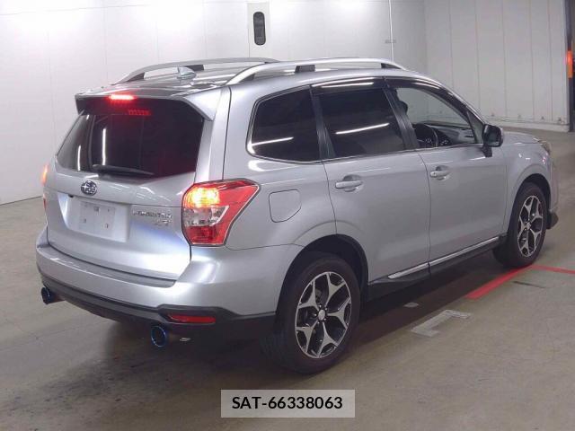 Subaru FORESTER 2014-03 8223343-4