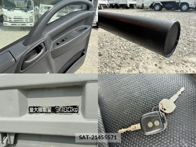 Isuzu FORWARD 2011-08 8223558-9