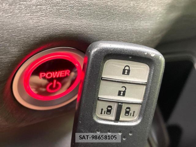 Honda FREED HYBRID 2017-12 8220537-8