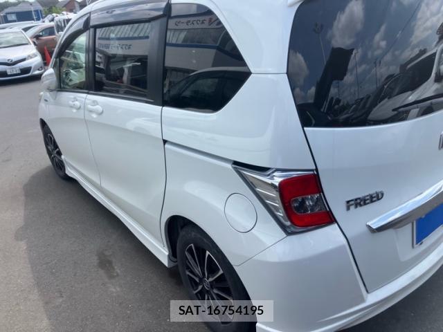 Honda FREED 2014-10 8219821-1