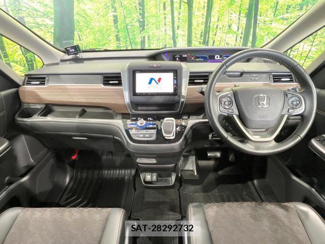 Honda FREED 2022-03 8221100-1