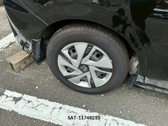 Honda FREED 2016-11 8222853-11