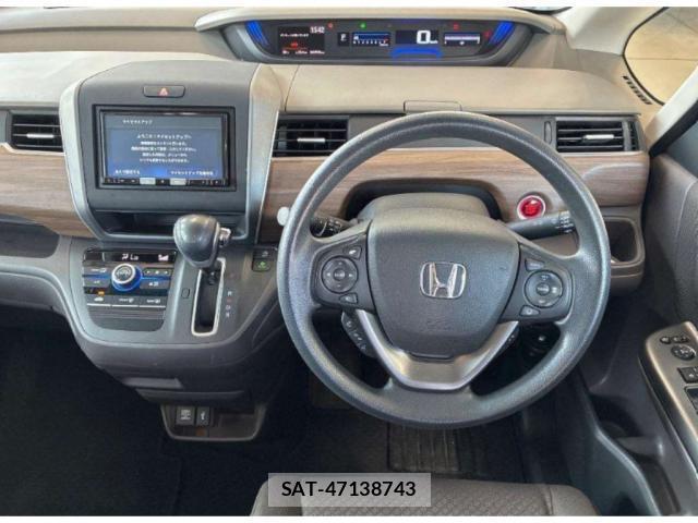 Honda FREED 2022-07 8218029-2