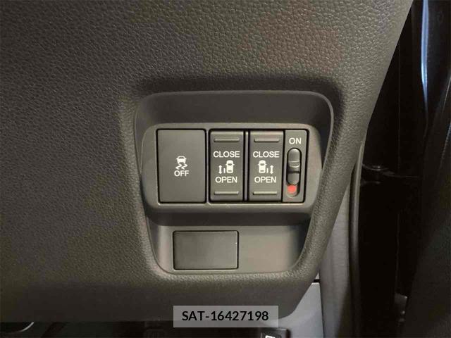 Honda FREED 2026-06 8218699-1