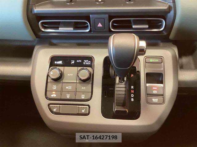 Honda FREED 2026-06 8218699-5