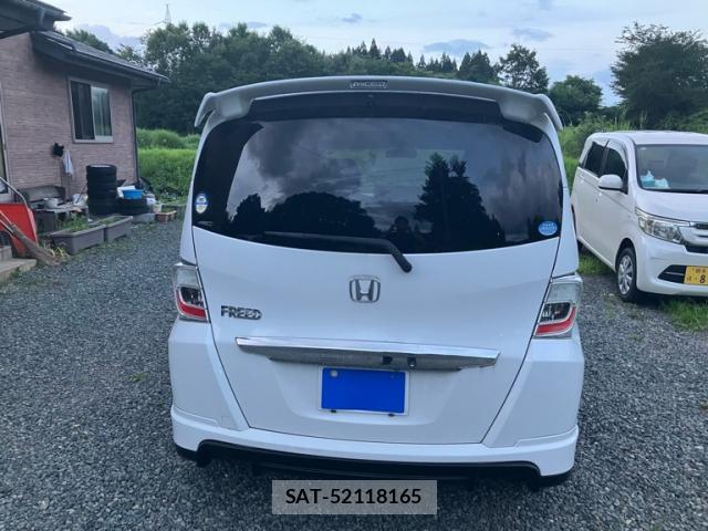 Honda FREED 2013-10 8219807-1