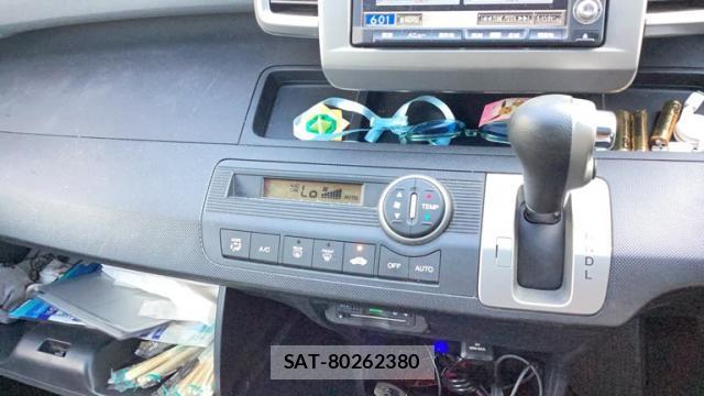 Honda FREED 2010-11 8219910-3