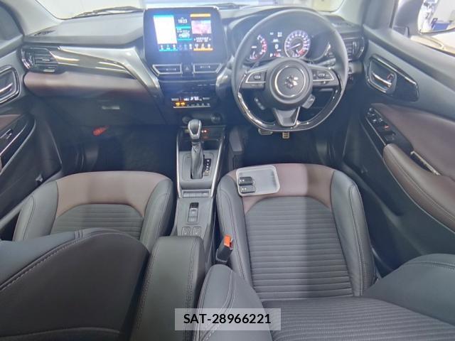 Suzuki Fronx 2025-11 8217676-2