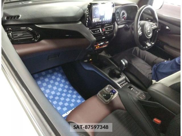 Suzuki Fronx 2025-03 8223761-3