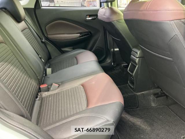 Suzuki Fronx 2025-04 8225505-4