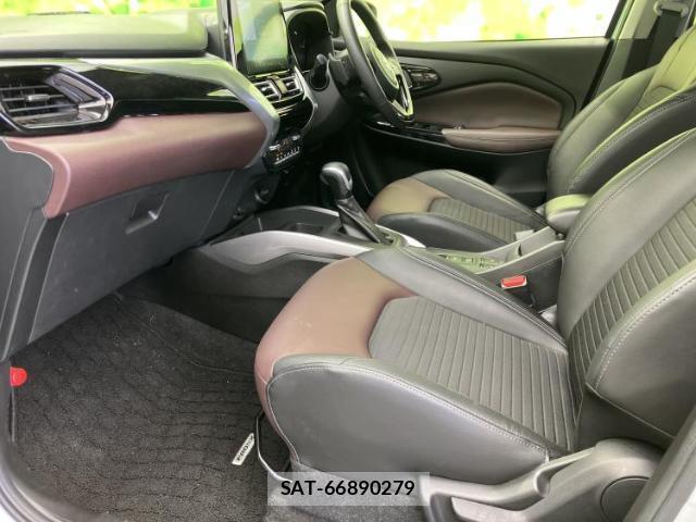 Suzuki Fronx 2025-04 8225505-5