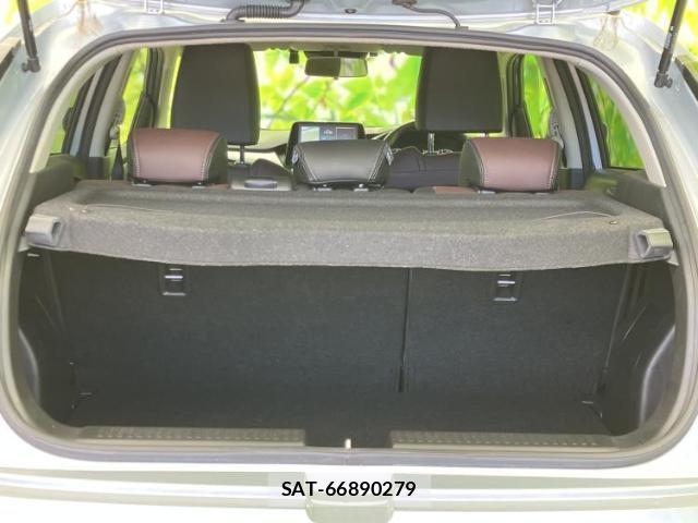 Suzuki Fronx 2025-04 8225505-7