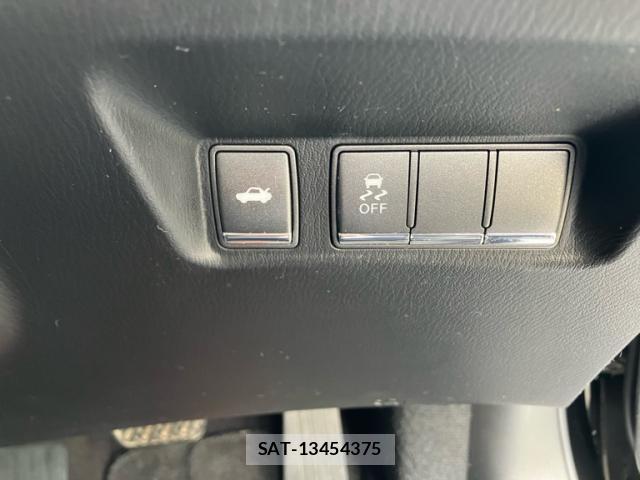 Nissan FUGA 2012-03 8216188-10
