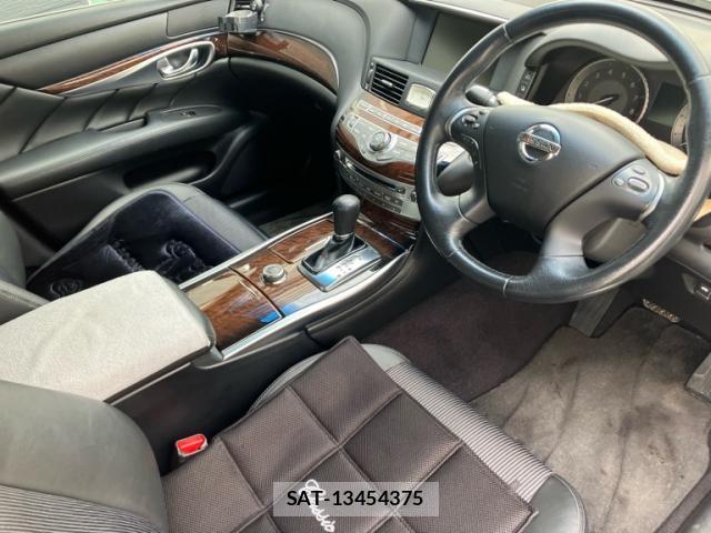 Nissan FUGA 2012-03 8216188-12