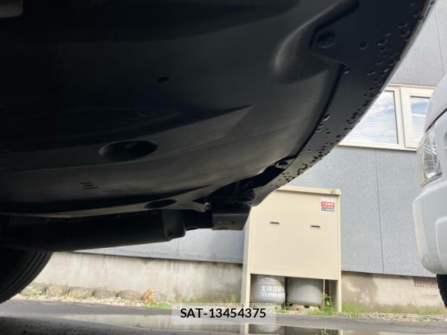 Nissan FUGA 2012-03 8216188-16