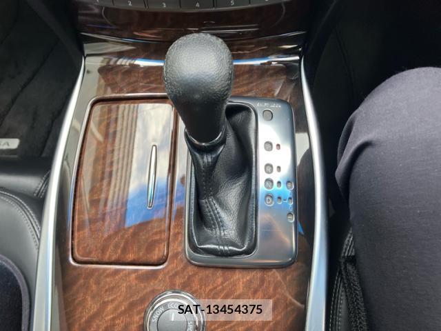 Nissan FUGA 2012-03 8216188-6