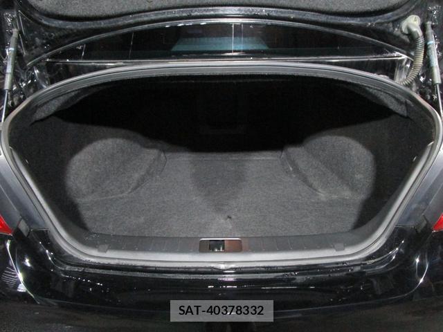 Nissan FUGA 2012-06 8221516-14