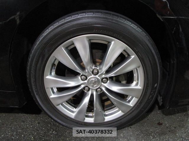 Nissan FUGA 2012-06 8221516-9