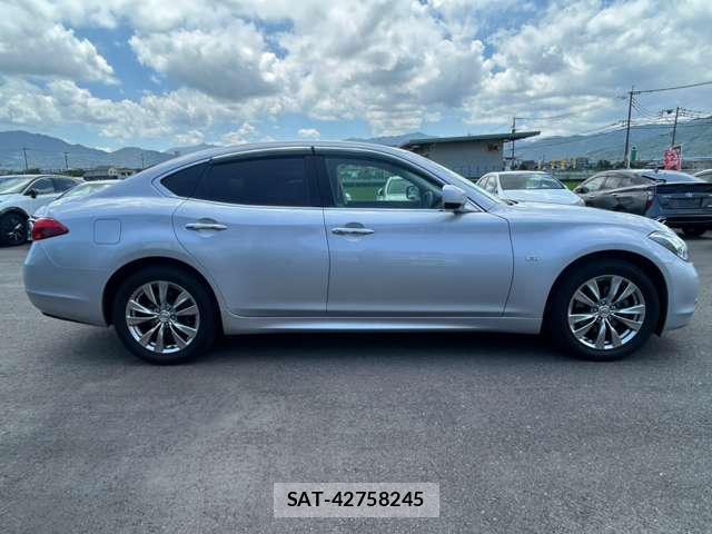 Nissan FUGA 2014-03 8222650-3
