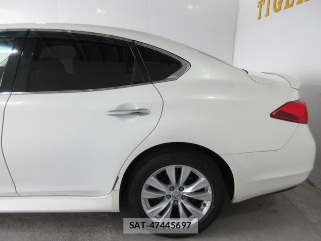 Nissan FUGA 2011-10 8224184-5