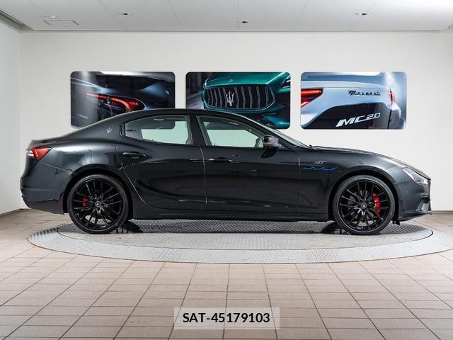Maserati GHIBLI 2024-05 8221598-14