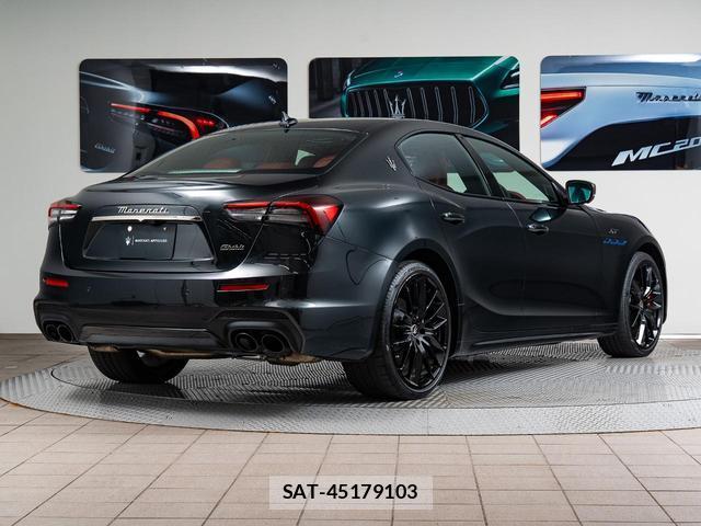 Maserati GHIBLI 2024-05 8221598-16