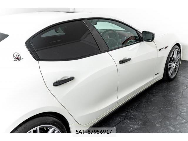 Maserati GHIBLI 2019-07 8221748-9