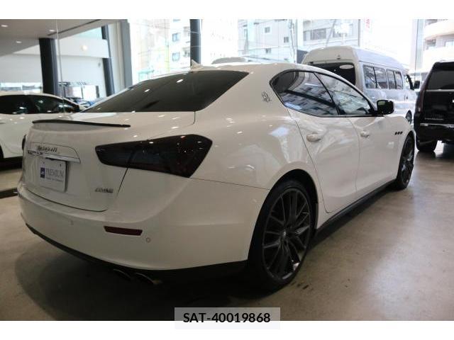 Maserati GHIBLI 2015-12 8223326-1