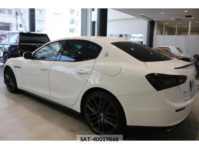 Maserati GHIBLI 2015-12 8223326-13